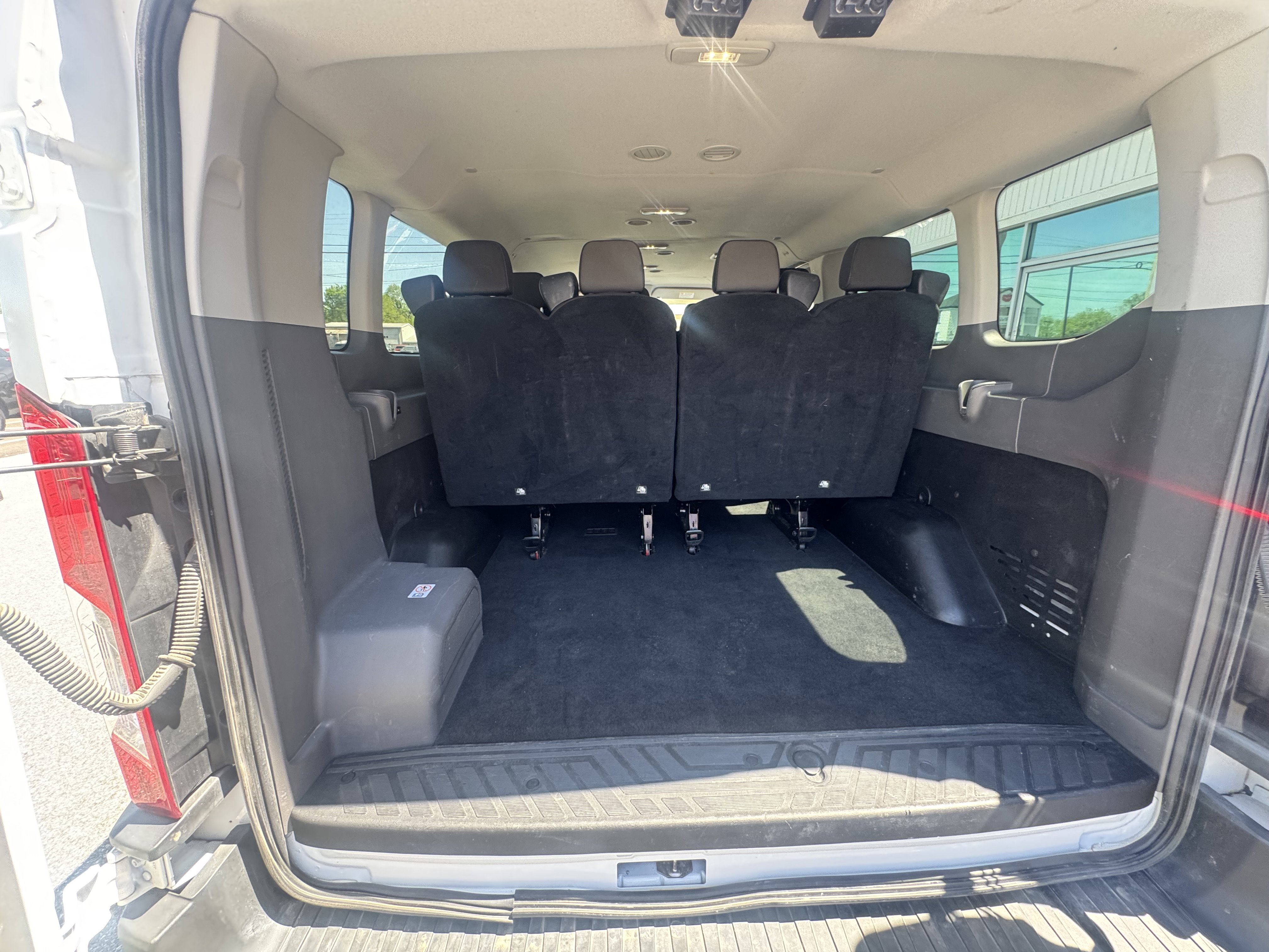 Used 2023 Ford Transit 350 XLT image 8