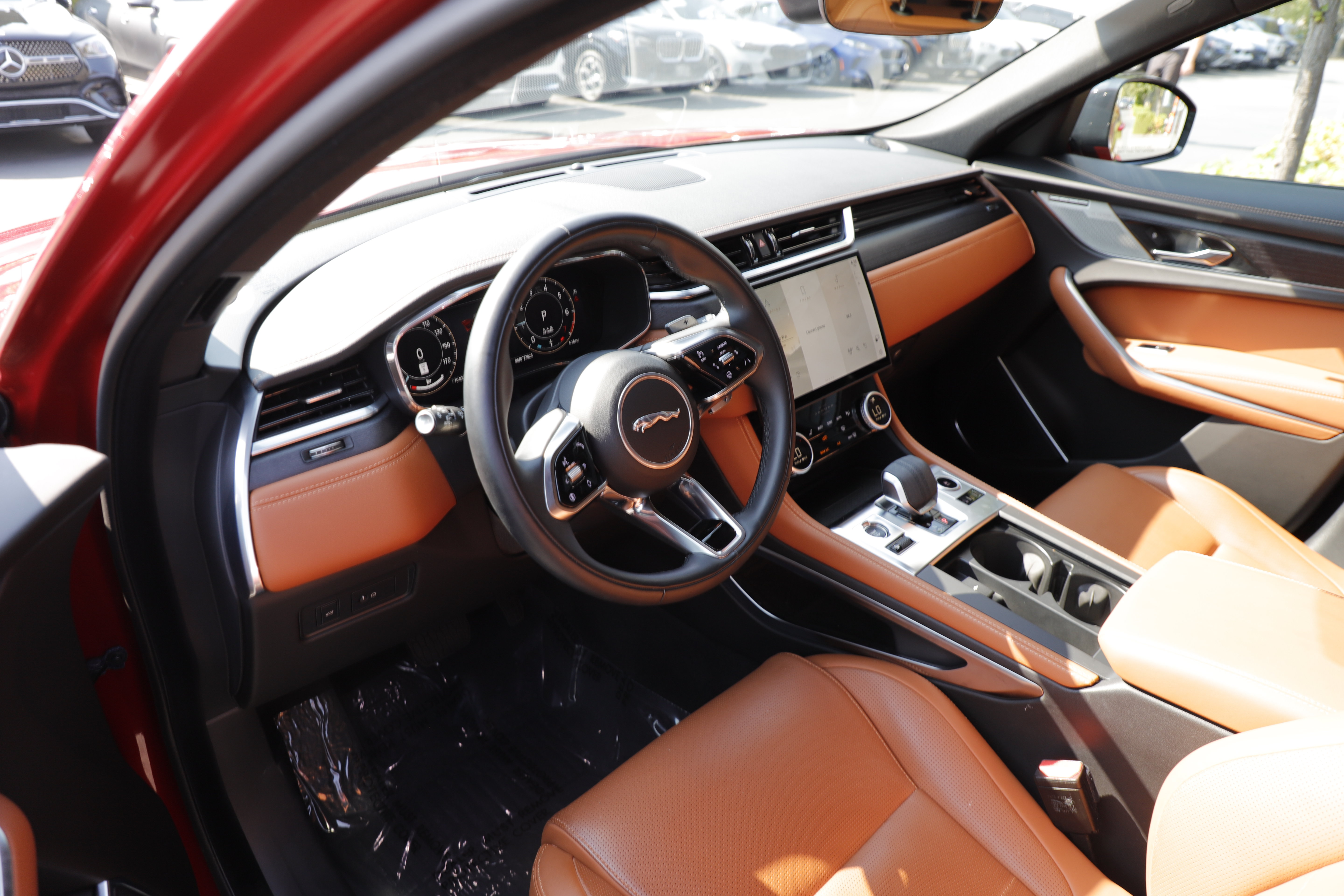 Certified 2025 Jaguar F-PACE R-Dynamic S AWD/4WD image 17