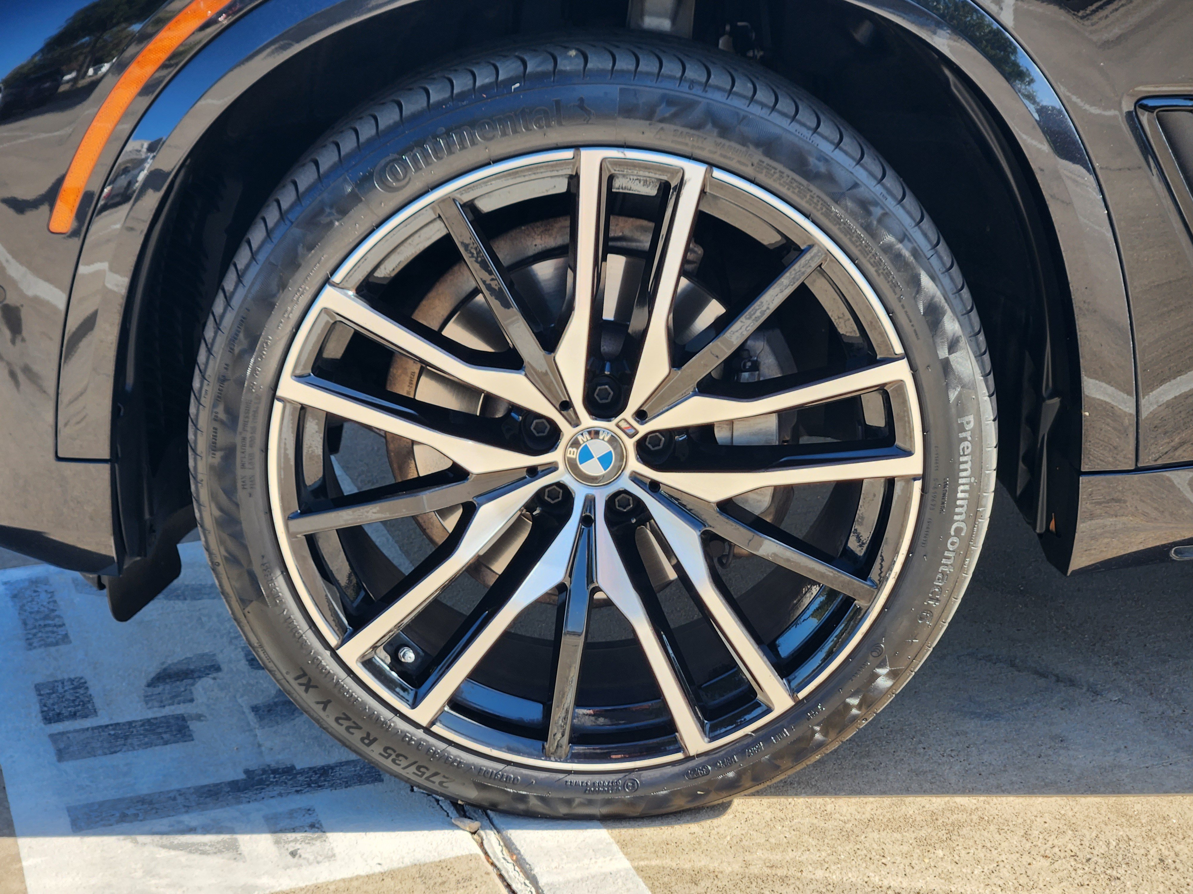 Used 2022 BMW X5 xDrive40i w/ M Sport Package AWD/4WD image 7