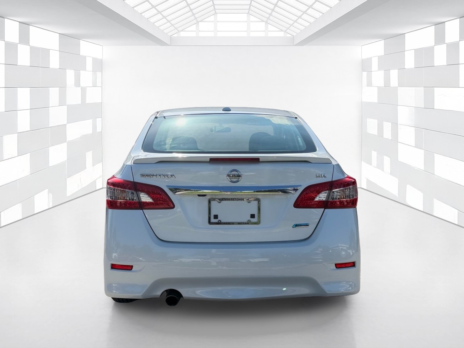 Used 2014 Nissan Sentra SR w/ SR Driver Package FWD image 6