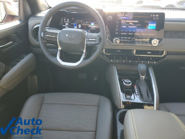 Used 2026 Chevrolet Colorado ZR2 w/ Technology Package AWD/4WD image 14