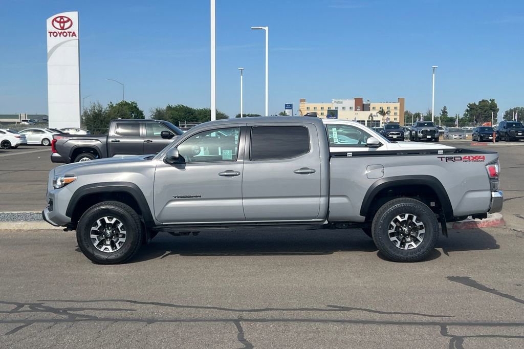 Certified 2021 Toyota Tacoma TRD Off-Road AWD/4WD image 9