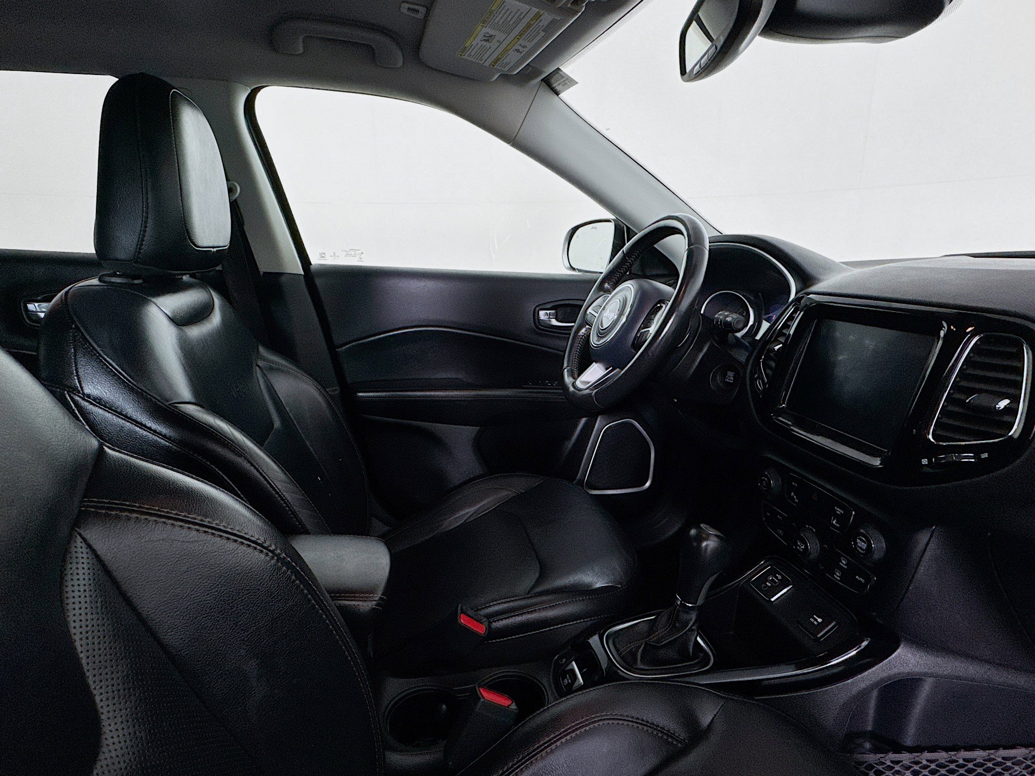Used 2018 Jeep Compass Limited w/ Navigation Group FWD image 28