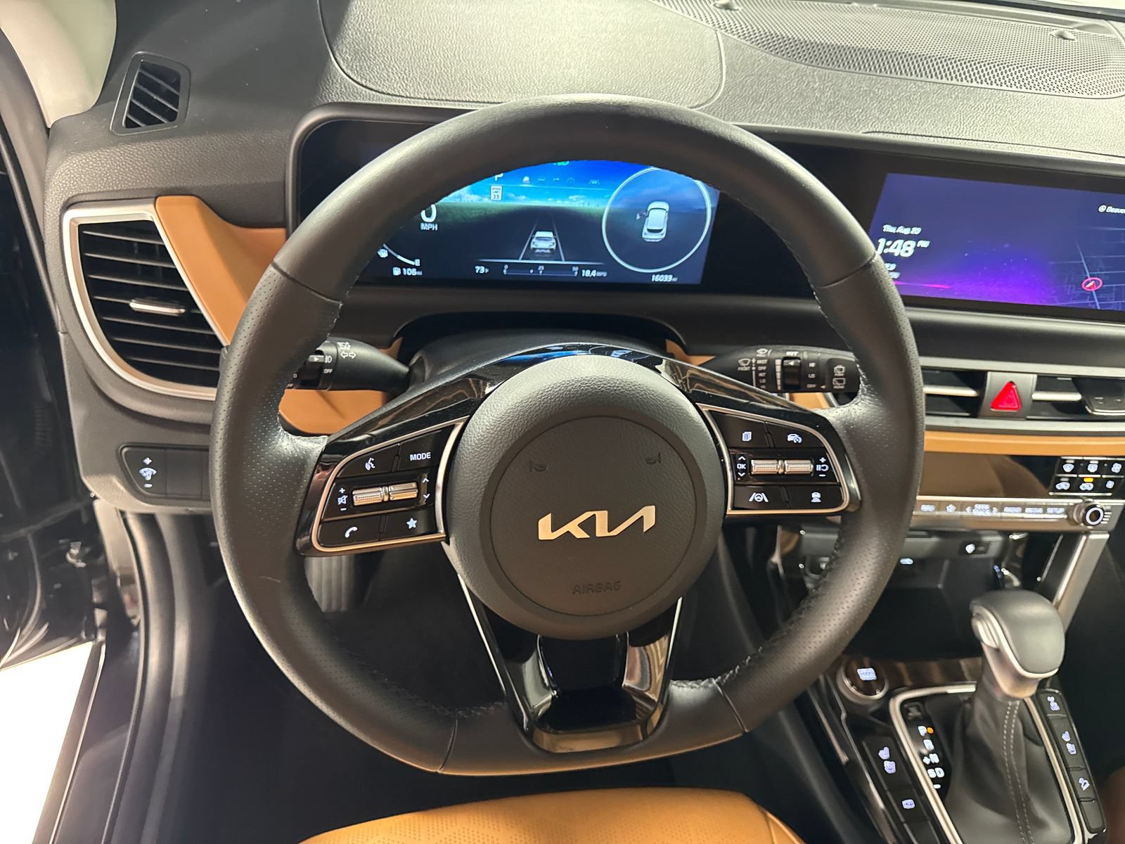Certified 2024 Kia Seltos SX w/ SX Sunroof Package AWD/4WD image 19