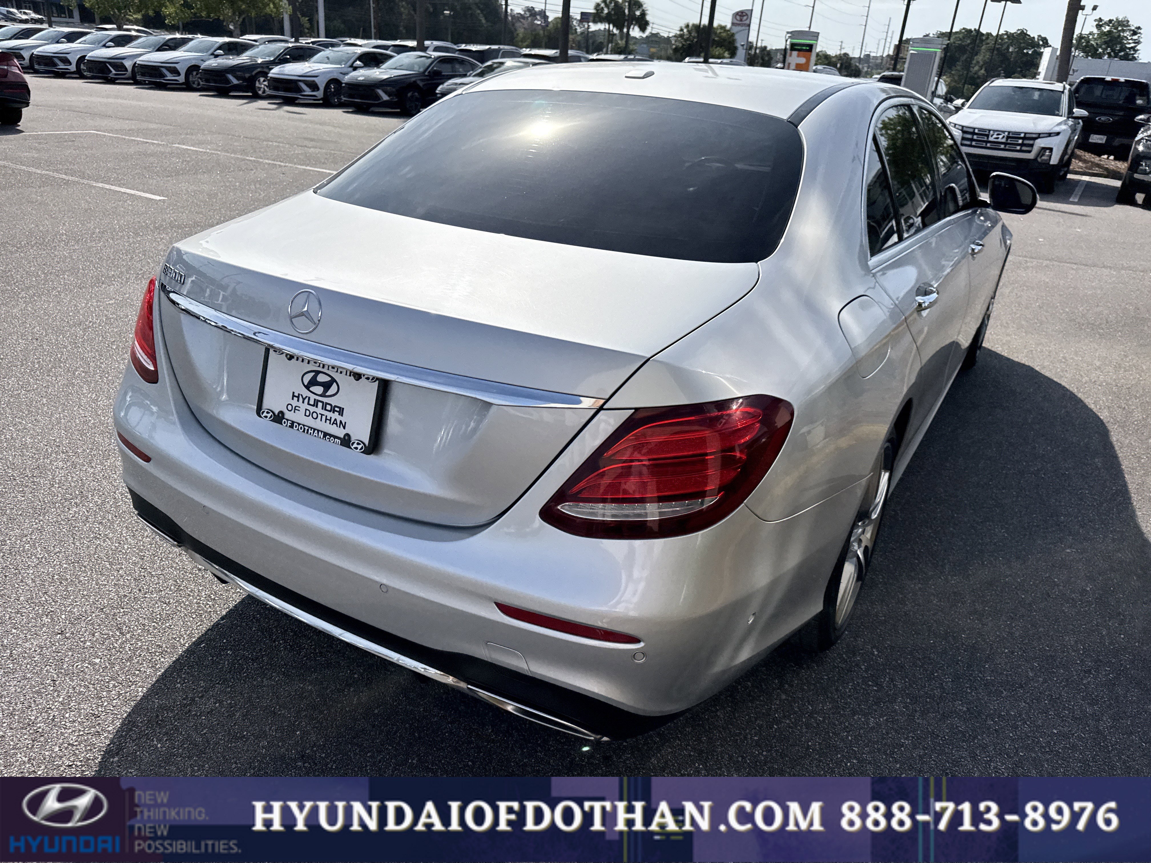 Used 2017 Mercedes-Benz E 300 image 4