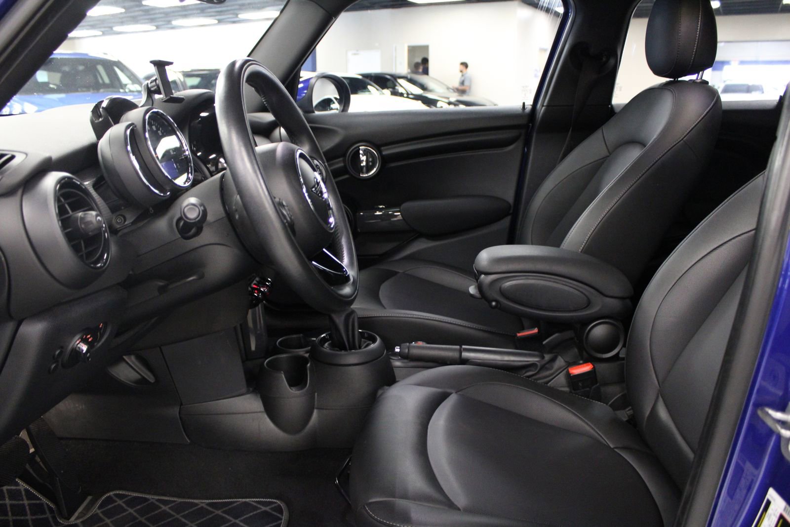 Used 2019 MINI Cooper 4-Door Hardtop image 13