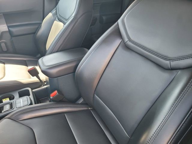 Certified 2024 Ford Maverick Lariat w/ Black Appearance Package image 11