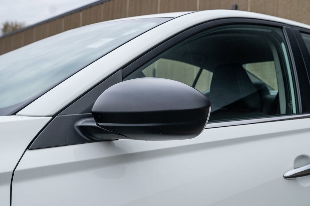 Used 2024 Nissan Altima 2.5 S image 12