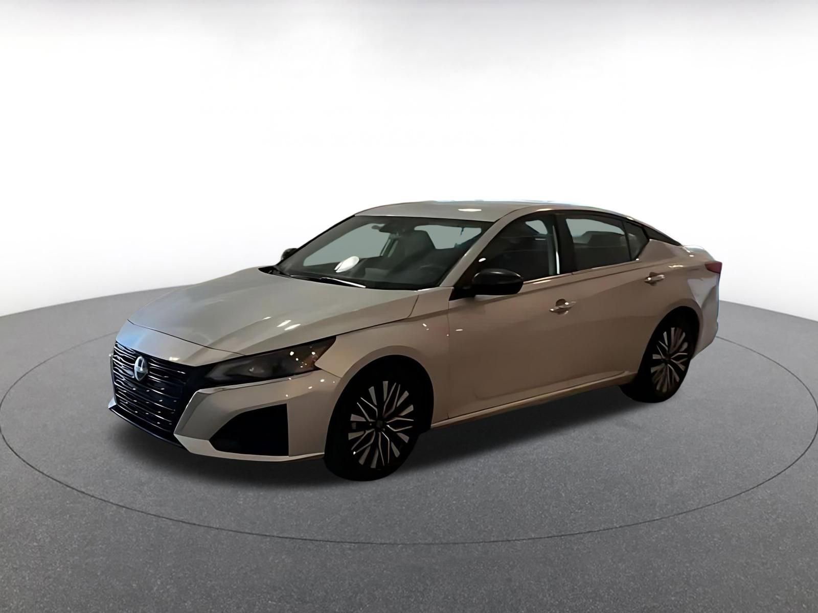 Used 2025 Nissan Altima 2.5 SV image 7