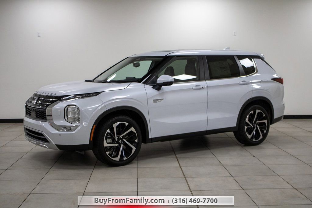 Used 2023 Mitsubishi Outlander SEL image 1