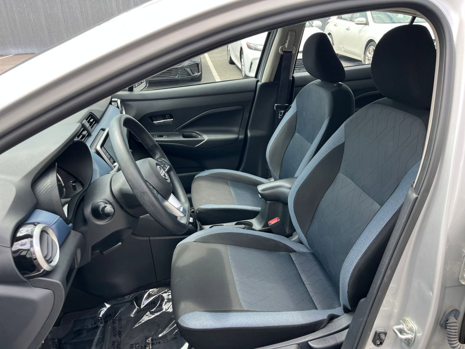 Used 2025 Nissan Versa SV FWD image 35