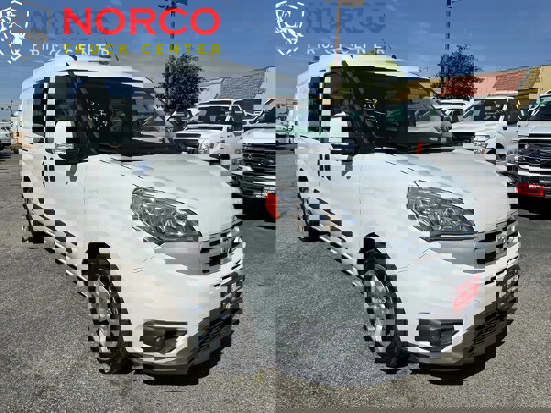 Used 2018 RAM ProMaster City SLT w/ Lights & Wheels Group image 3