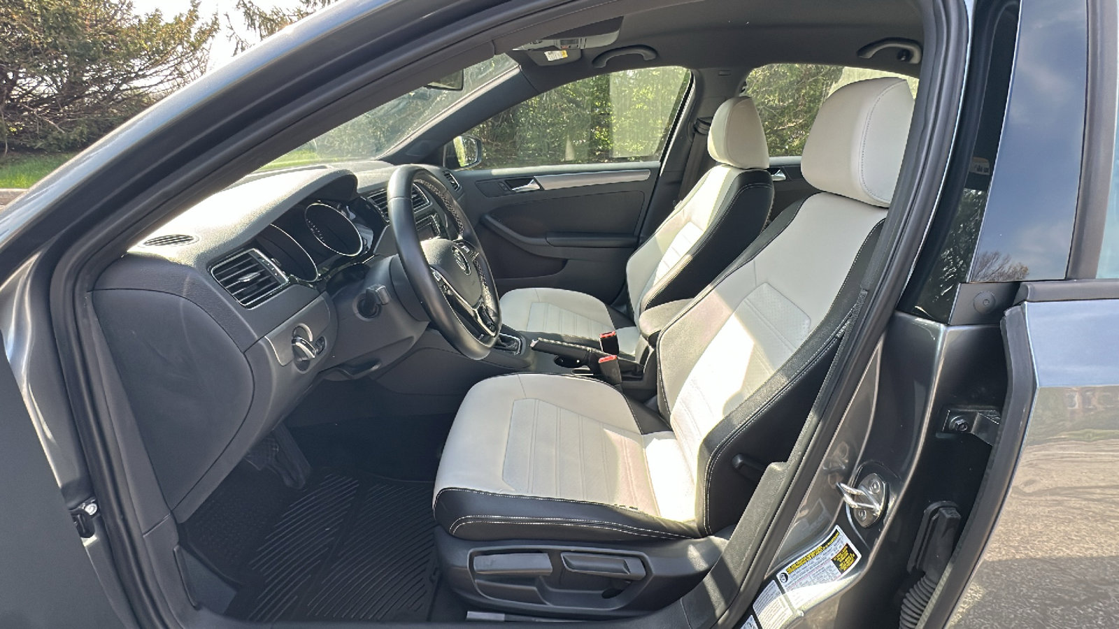 Used 2016 Volkswagen Jetta Sport image 13