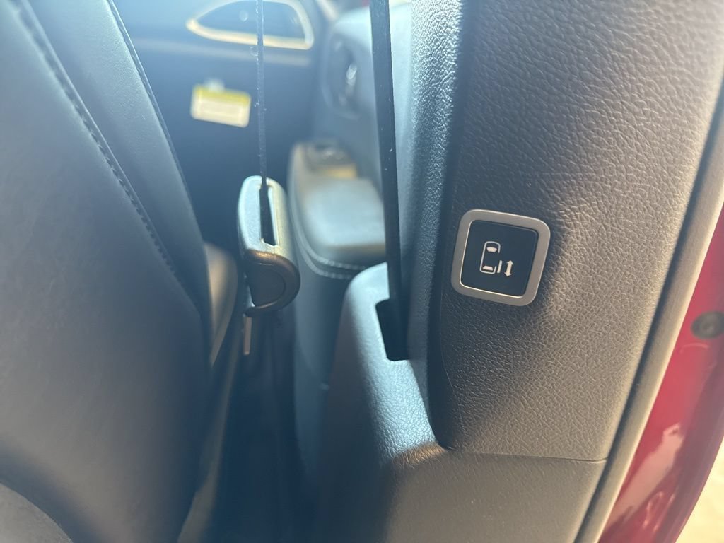 New 2026 Chrysler Pacifica Select FWD image 57