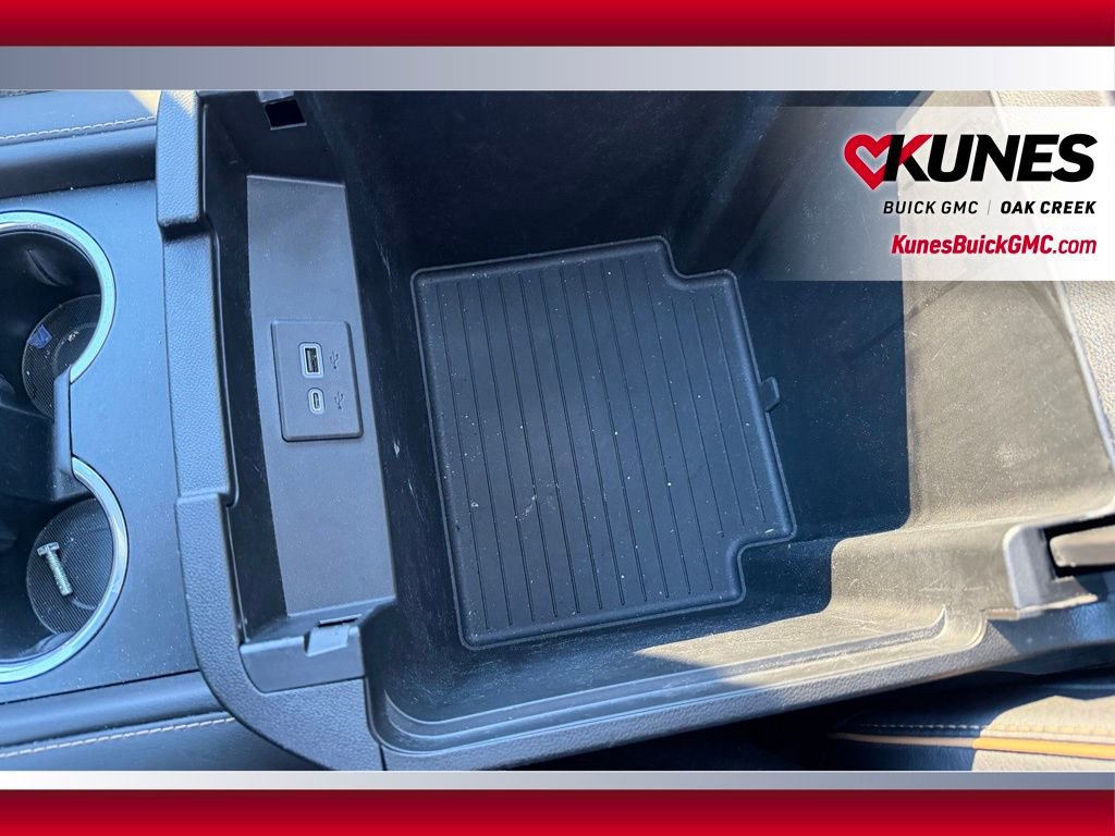 Used 2023 GMC Yukon XL AT4 image 33