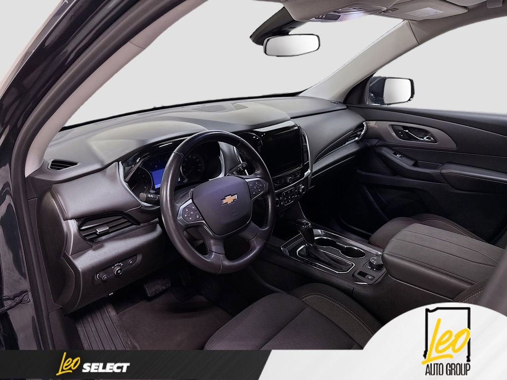 Used 2020 Chevrolet Traverse LT w/ Driver Confidence II Package AWD/4WD image 9
