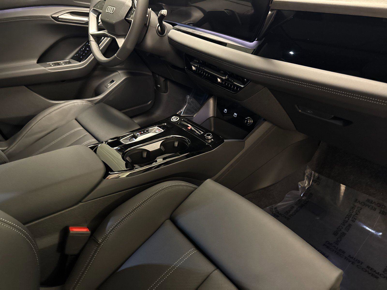New 2025 Audi Q6 e-tron Premium Plus AWD/4WD image 15
