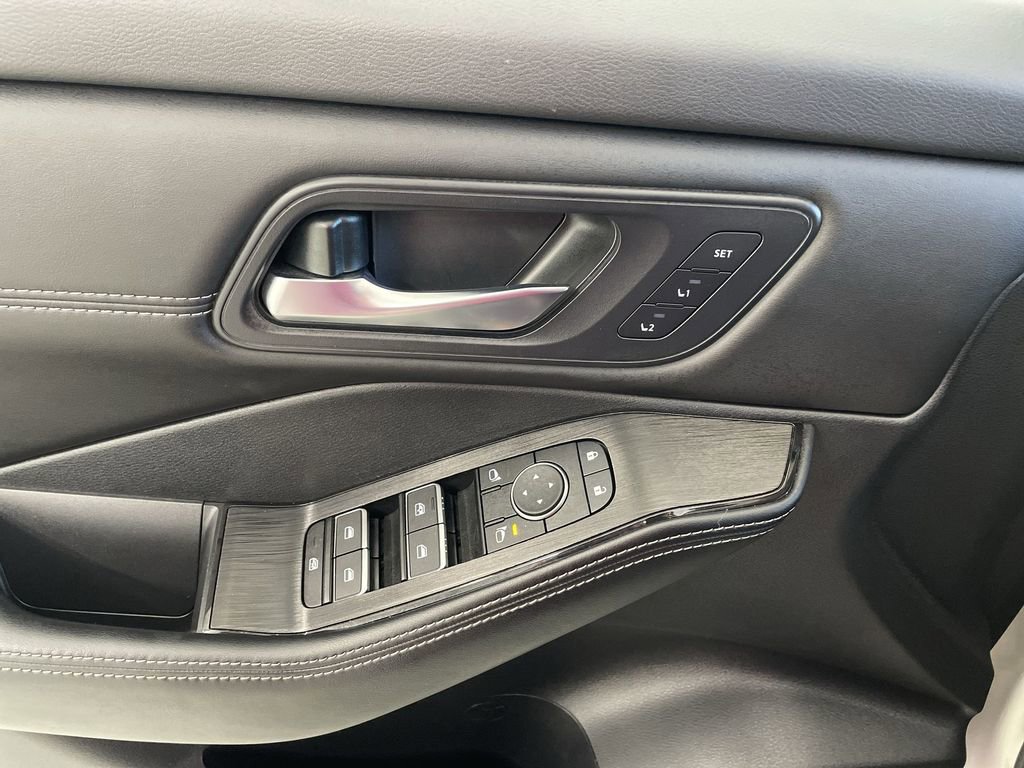 Certified 2024 Nissan Rogue SL w/ SL Premium Package image 23