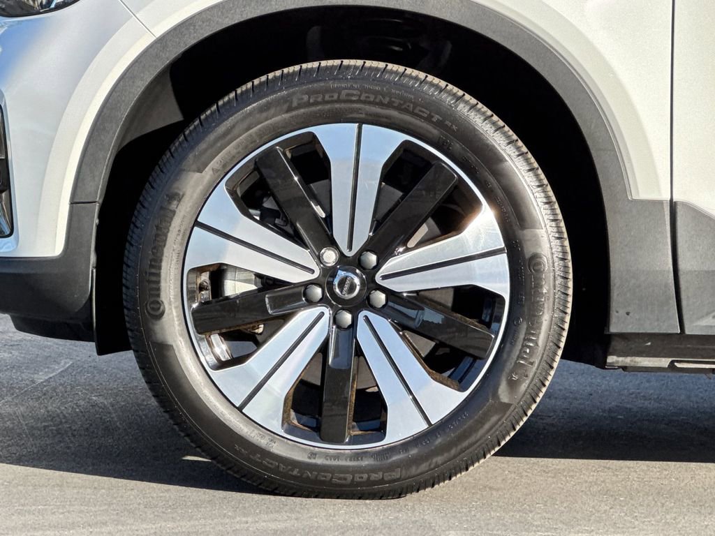 Certified 2023 Volvo XC40 Recharge Core image 24
