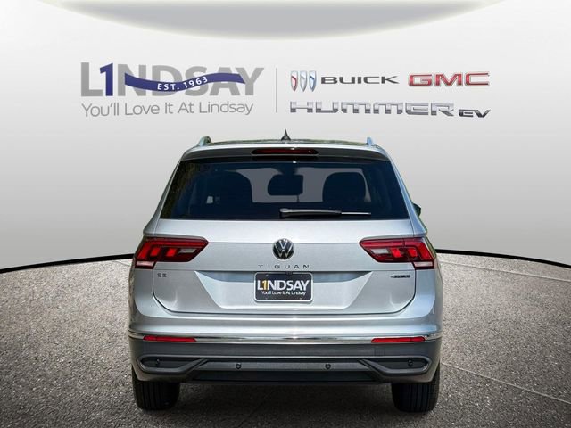 Used 2022 Volkswagen Tiguan SE w/ Panoramic Sunroof Package AWD/4WD image 3