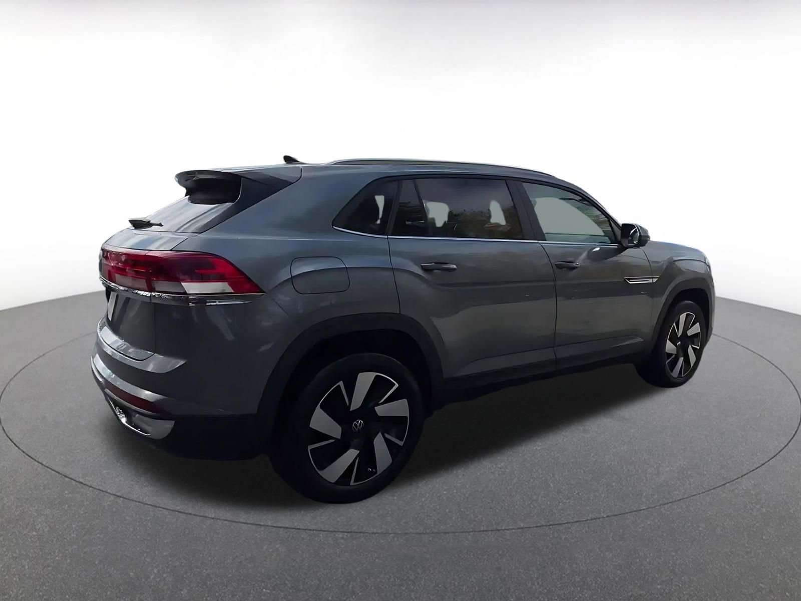 Used 2025 Volkswagen Atlas Cross Sport SE FWD image 14