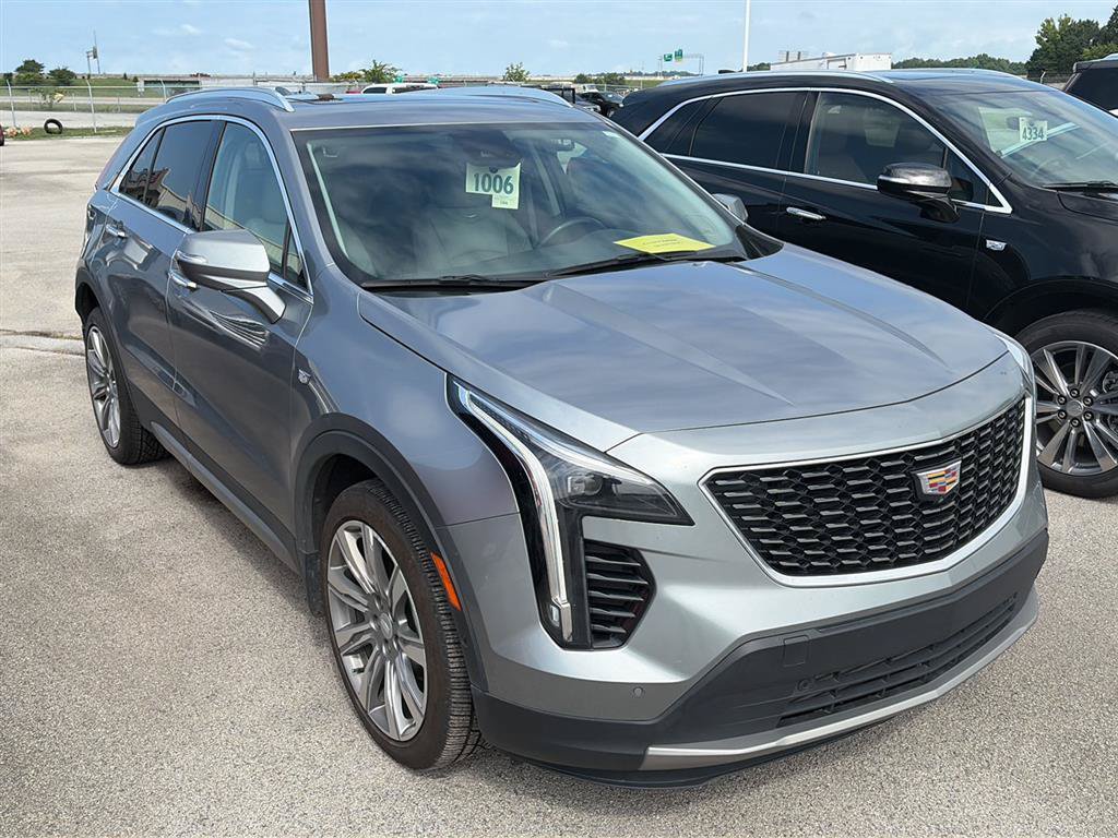 Used 2023 Cadillac XT4 Premium Luxury w/ Technology Package FWD image 4