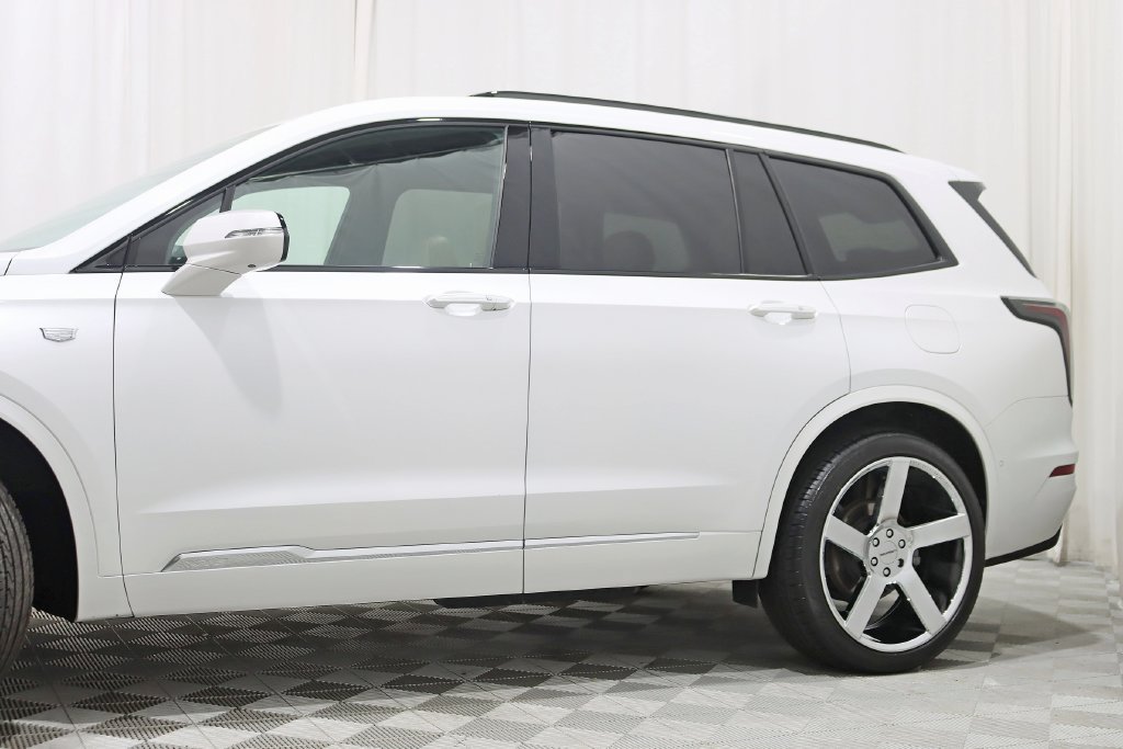 Used 2021 Cadillac XT6 Sport AWD/4WD image 3