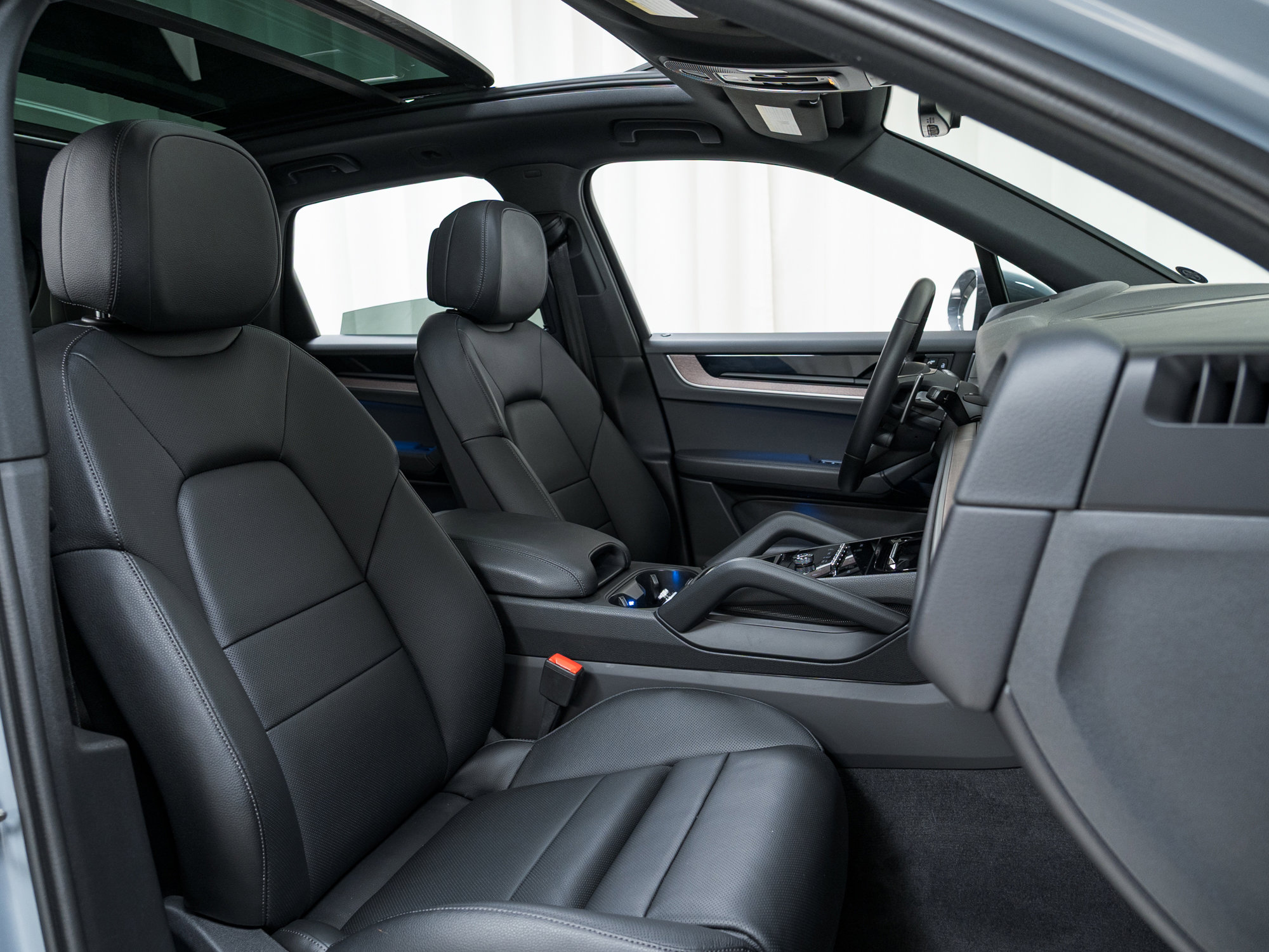 Certified 2025 Porsche Cayenne image 25