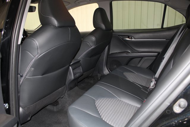 Used 2023 Toyota Camry SE image 19
