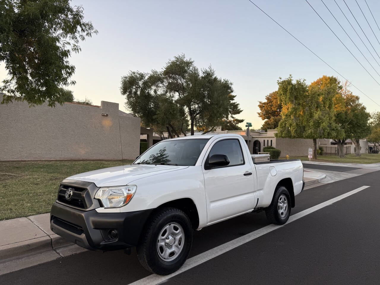 Used 2014 Toyota Tacoma 2WD Regular Cab image 2