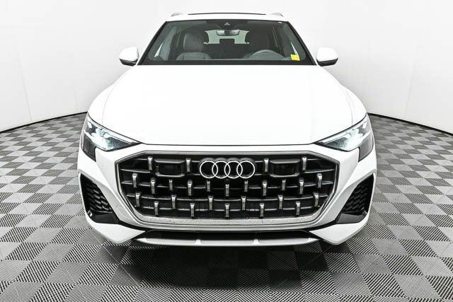 Used 2025 Audi Q8 Premium AWD/4WD image 2