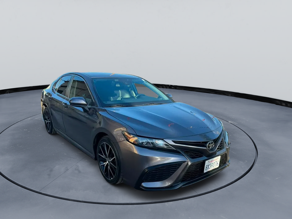 Used 2021 Toyota Camry SE w/ Blackout Package (TMS) FWD image 3