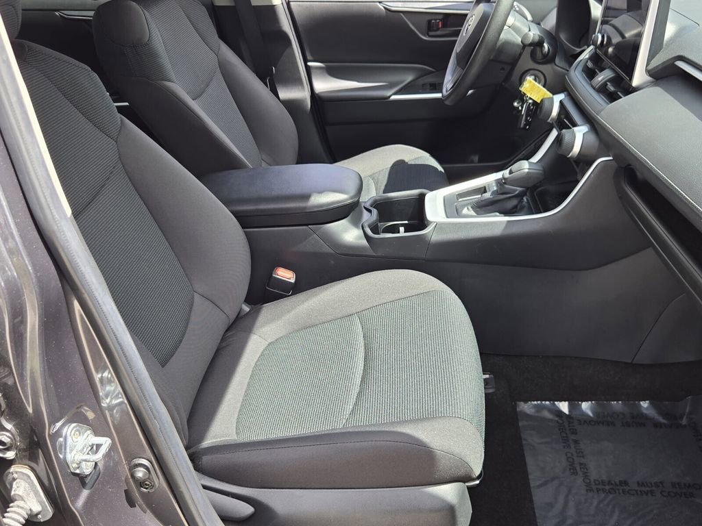 Used 2023 Toyota RAV4 LE image 18