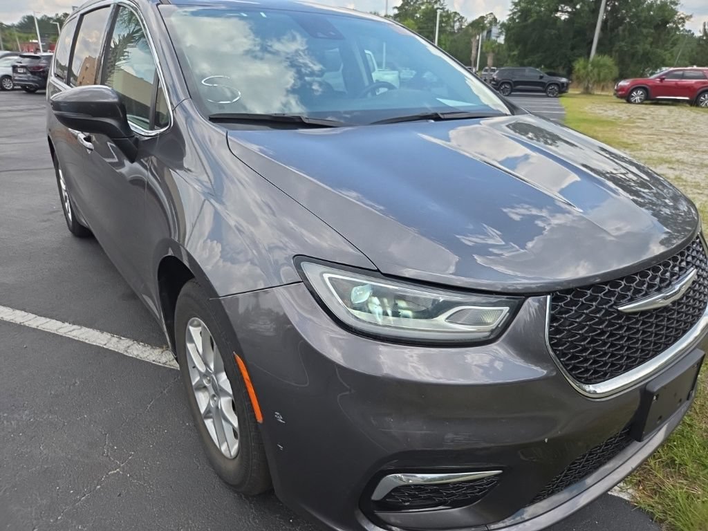 Used 2023 Chrysler Pacifica Touring-L FWD image 50