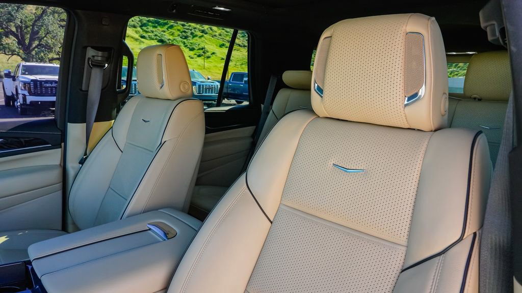 Certified 2021 Cadillac Escalade Premium Luxury image 14