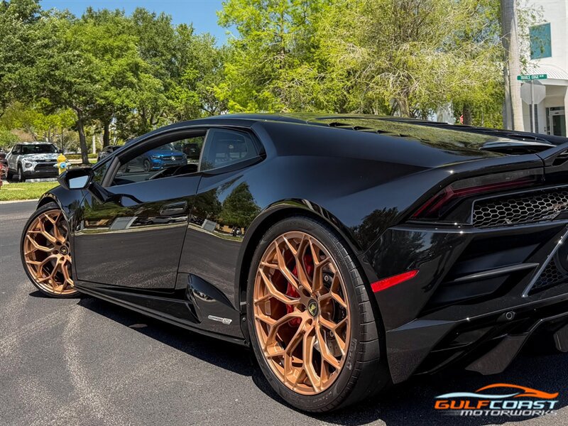 Used 2022 Lamborghini Huracan EVO RWD image 42