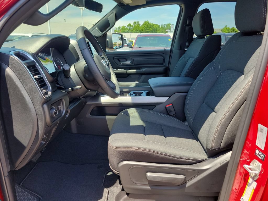 New 2026 RAM 1500 Express AWD/4WD image 15