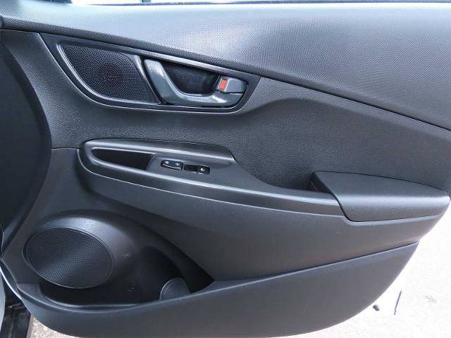 Used 2023 Hyundai Kona SE image 21