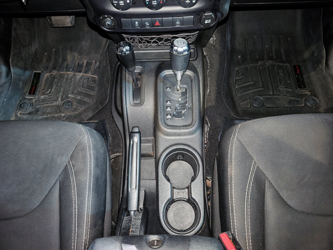 Used 2015 Jeep Wrangler Unlimited Sahara w/ Dual Top Group image 36