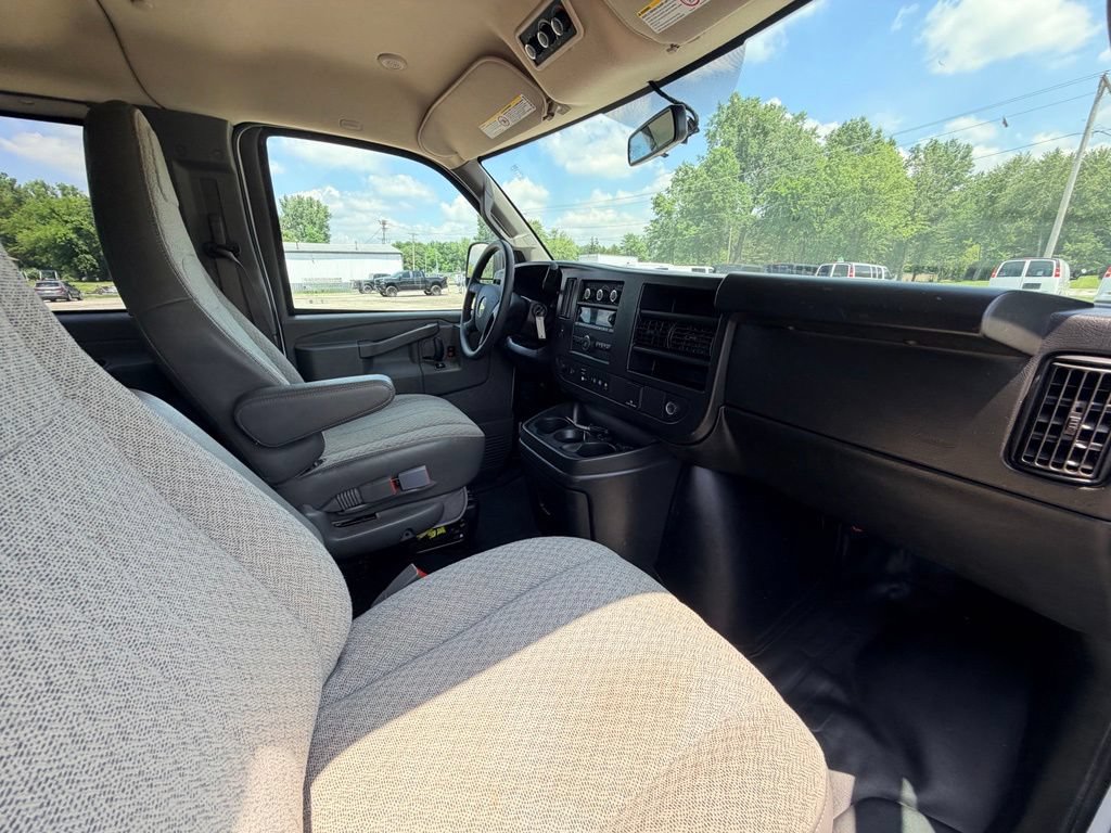 Used 2022 Chevrolet Express 3500 LS RWD image 11