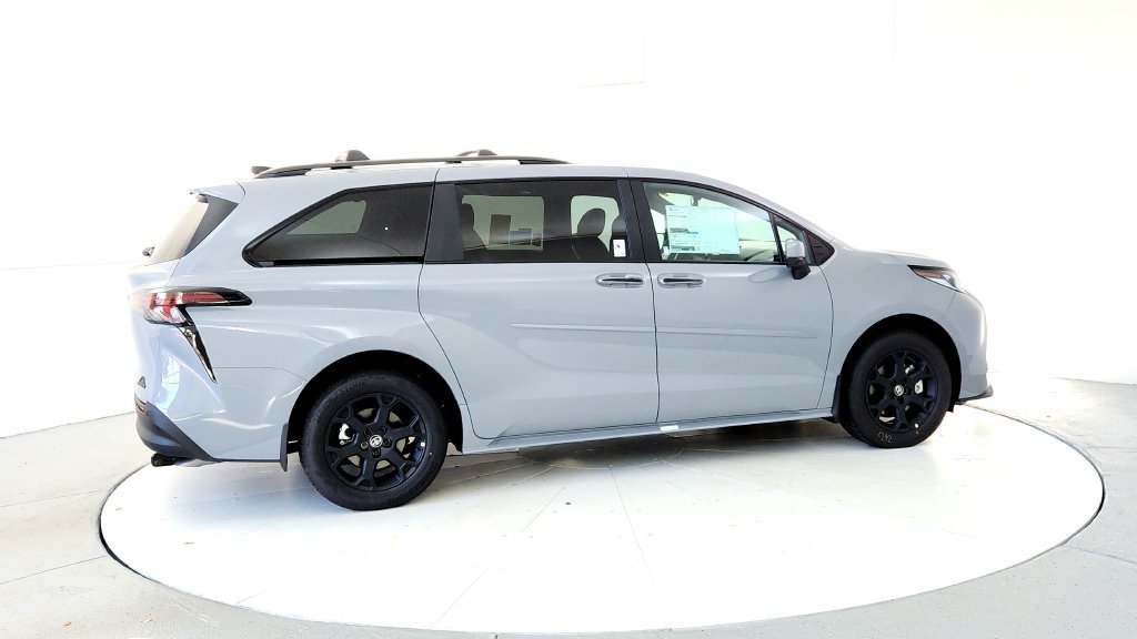New 2026 Toyota Sienna XLE Woodland Edition AWD/4WD image 6