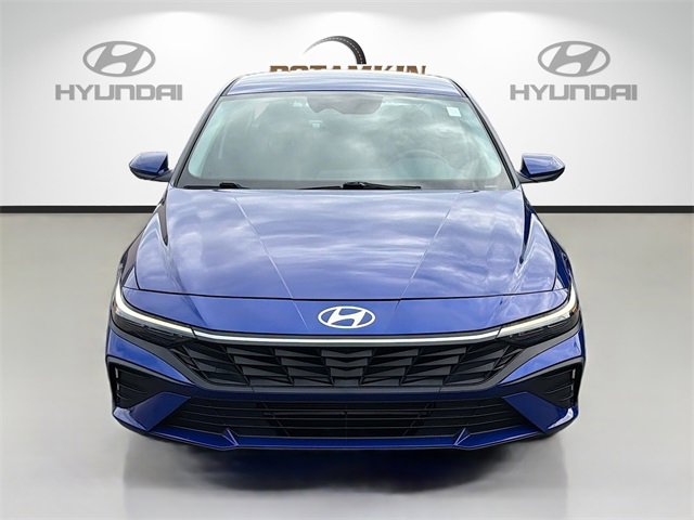 Used 2024 Hyundai Elantra SEL image 2