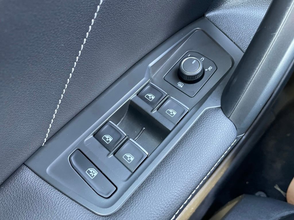 Used 2024 Volkswagen Tiguan SE AWD/4WD image 24