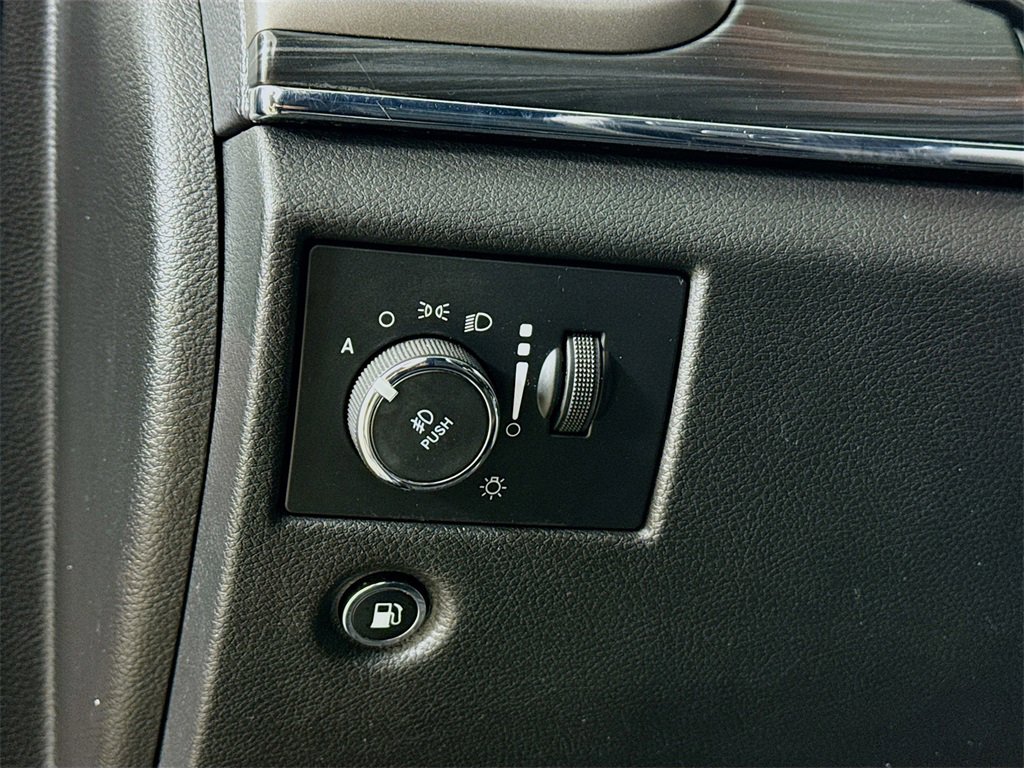 Used 2019 Jeep Grand Cherokee Limited w/ Trailer Tow Group IV image 14