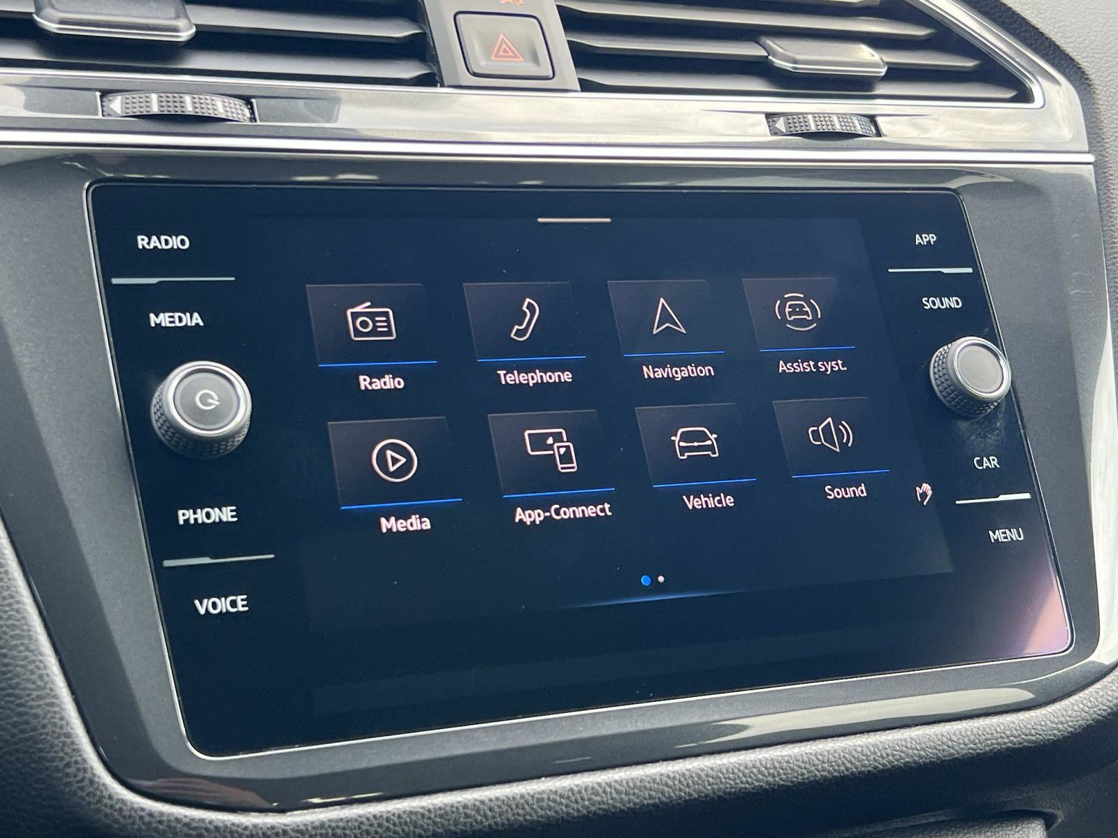 Certified 2022 Volkswagen Tiguan SE R-Line FWD image 13