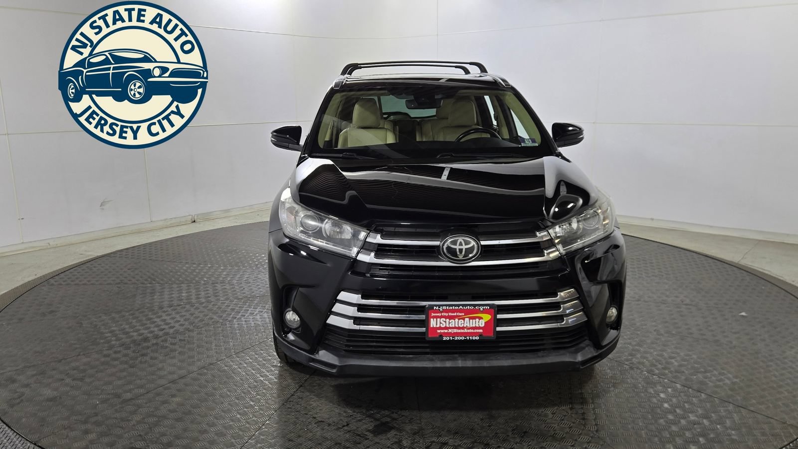 Used 2017 Toyota Highlander Limited w/ Protection Package #3 AWD/4WD image 2