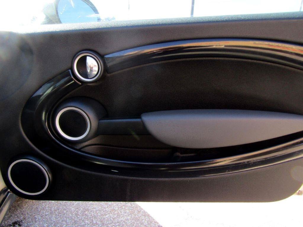 Used 2010 MINI Cooper S FWD image 15