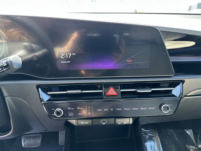 Used 2023 Kia Niro EX FWD image 13