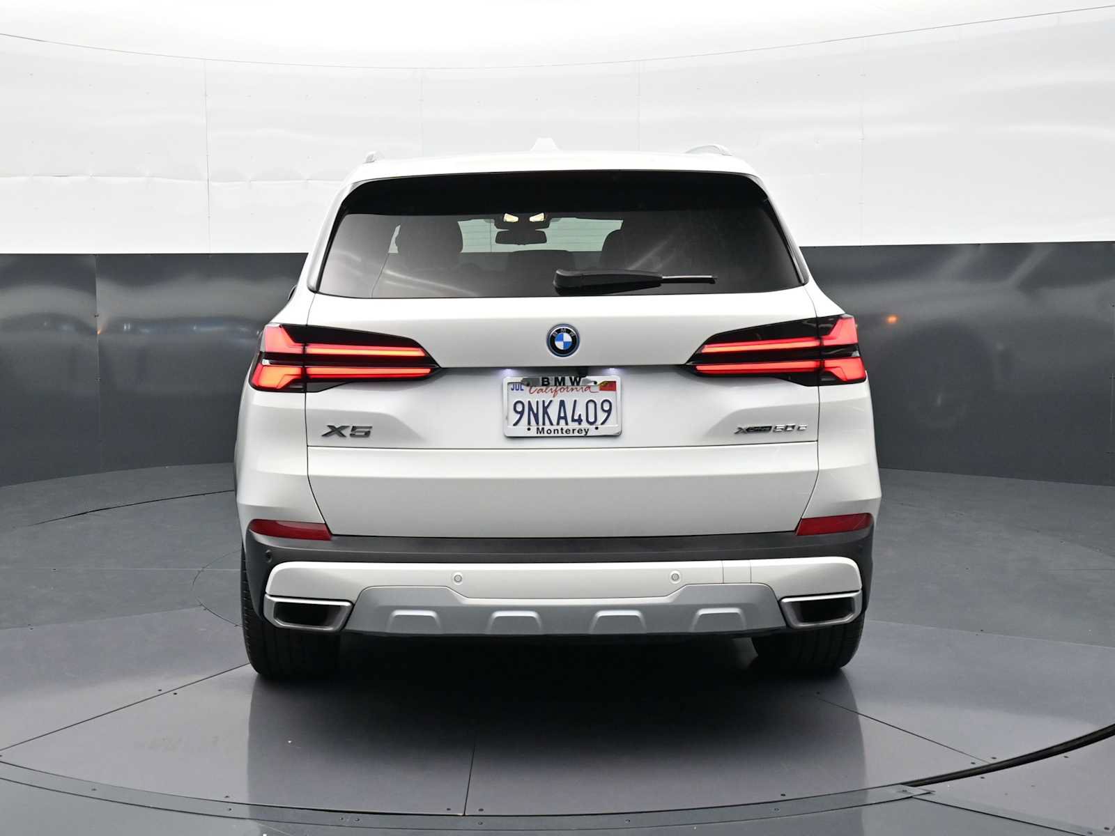 Used 2025 BMW X5 xDrive50e w/ Executive Package AWD/4WD image 6