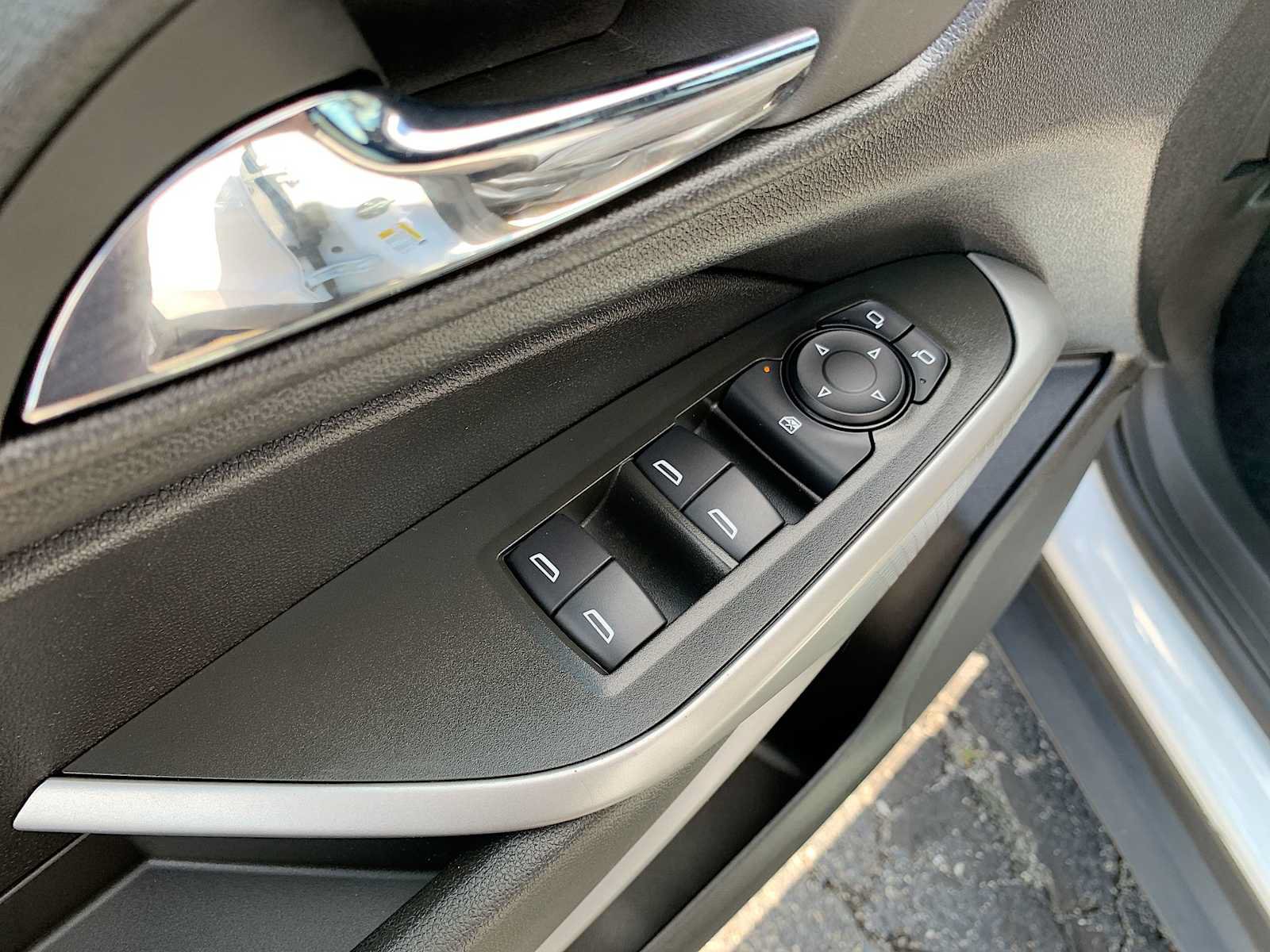 Certified 2024 Chevrolet Trax RS FWD image 20